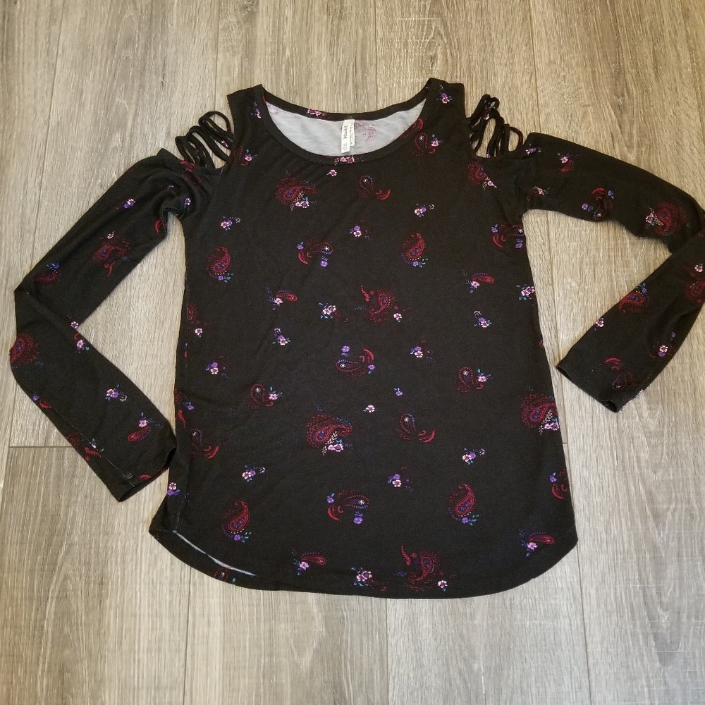 MUDD shirt brand new size XS cut out shoulders
